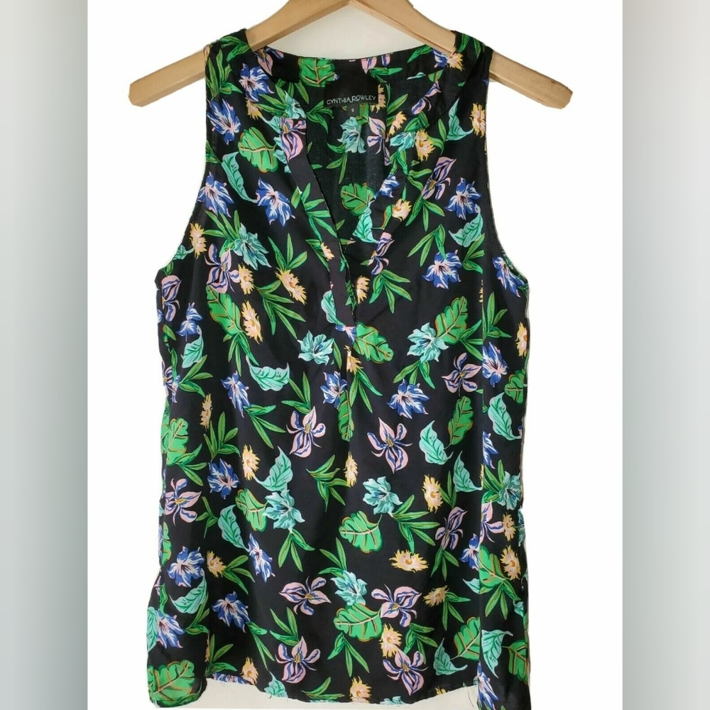 Cynthia RowleyV Neck Tank Top, Small